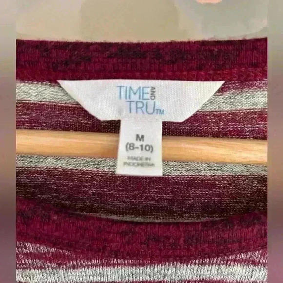 Time and Tru women’s long sleeve knit top size M - Picture 3 of 3